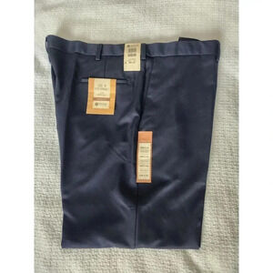 NWT Haggar Cool 18 Performance Classic Fit Plain Front 44 x 29 in Navy